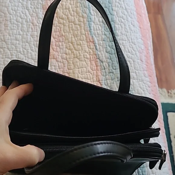 Liz Claiborne black purse - Picture 4 of 5